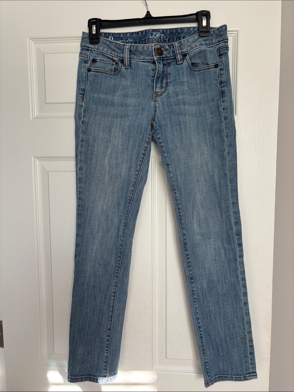 LOFT Light Wash Skinny Jeans